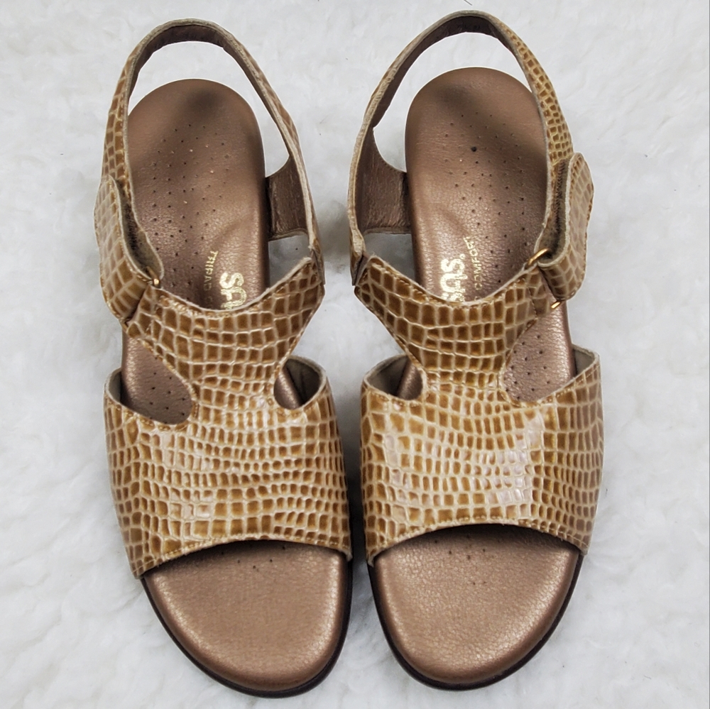 SAS Tripad Comfort Suntimer Sandals Size 7.5N Brown Patent Crocodile Embossed